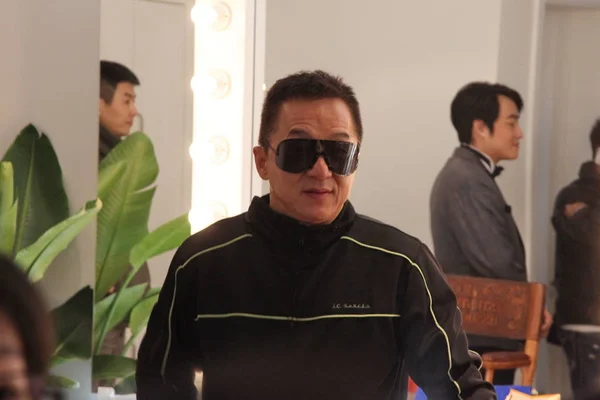 Actor Director Hong Kong Jackie Chan Lleva Gafas Sol Cuando —  Fotos de Stock