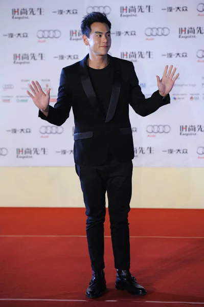 Actor Taiwanés Eddie Peng Posa Mientras Llega Para Una Gala — Foto de Stock