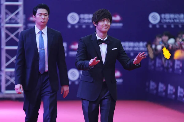 Cantante Actor Surcoreano Kim Hyun Joong Derecha Saluda Durante Ceremonia —  Fotos de Stock