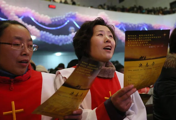 Sbor Provádí Během Vánočního Svátku Kostele Linyi Východní Chinas Shandong — Stock fotografie