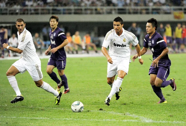 Cristiano Ronaldo Real Madrid Segunda Direita Desafia Jogadores Futebol Tianjin — Fotografia de Stock
