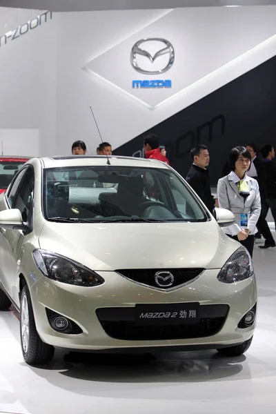 Ein Mazda2 Wird Während Einer Autoshow Der Stadt Guangzhou Provinz — Stockfoto