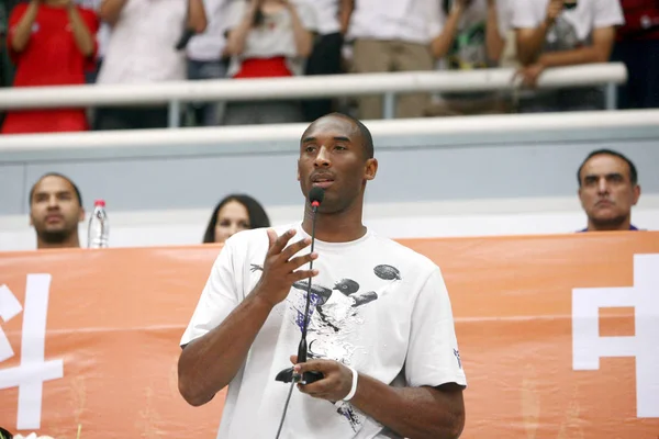 Nba Star Kobe Bryant Speaks Meeting Chinese Fans His China — Stock Photo, Image