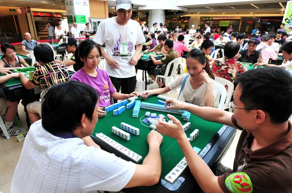 Participantes Chineses Competem Primeira Competição Fuzhou Mahjong Centro Comercial Lifespace — Fotografia de Stock