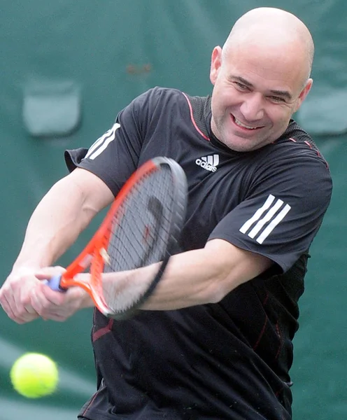 Tenisista Andre Agassi Usa Praktykuje Podczas Sesji Treningowej Dla Wystawy — Zdjęcie stockowe