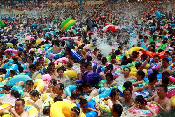 Kinesiska Semesterfirare Publiken Salt Pool Lokalt Känd Som Chinas Döda — Stockfoto