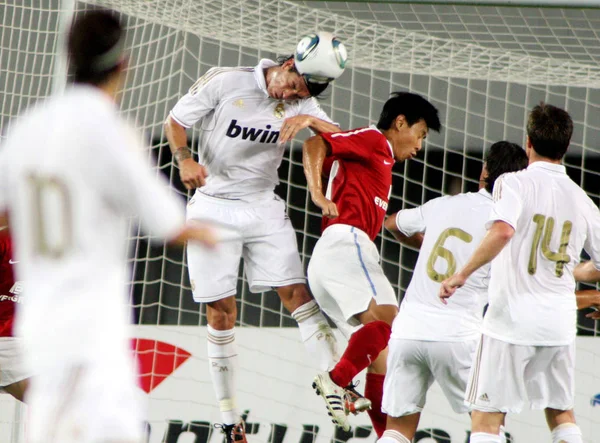 Sergio Ramos Real Madrid Second Left Challenges Jiang Ning Guangzhou — Stock Photo, Image