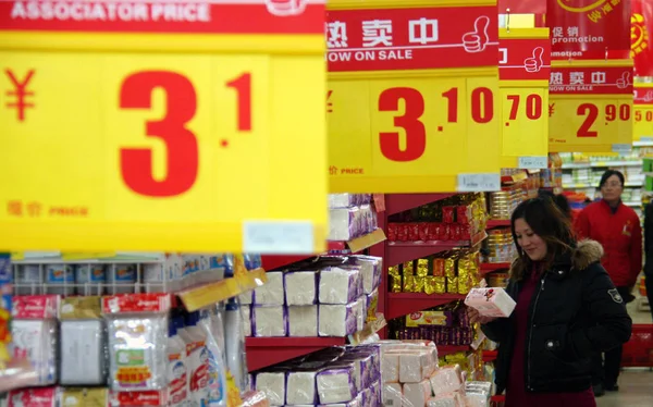 Китайські Клієнти Бачили Покупки Супермаркеті Місті Заозхуан Східний Чінас Провінція — стокове фото