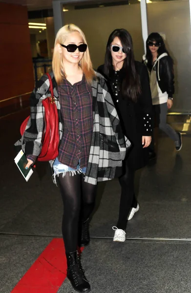 Groupe Sud Coréen Wonder Girls Arrive Aéroport International Pudong Shanghai — Photo