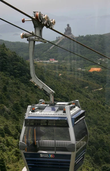 Teleférico Ngong Ping Skyrail 360 Visto Contra Vista Grande Buda — Fotografia de Stock