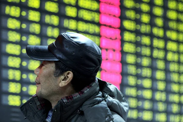 중국의 투자자 가격을 있습니다 가격이 녹색에 빨간색은 가격이 떨어지는 2011 — 스톡 사진