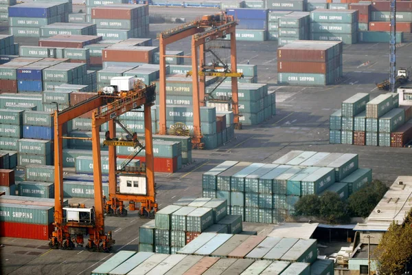 Containers Cranes Seen Container Terminal Shanghai China December 2010 — Stock Photo, Image