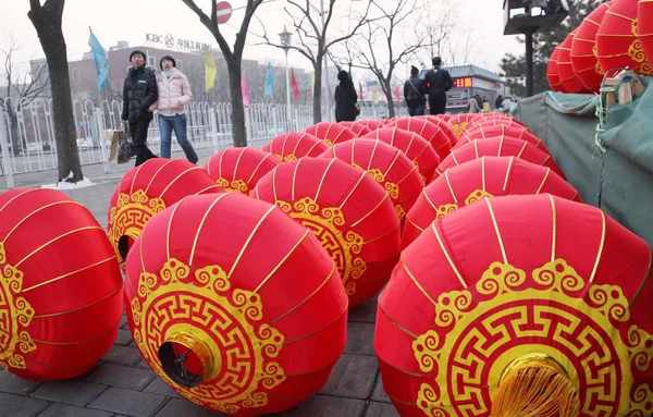 Yerel Çinli Halk Kırmızı Fener Bir Cadde Boyunca Pekin Çin — Stok fotoğraf