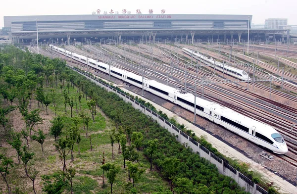 Crh China Railway High Speed Train Left Departs Hongqiao Railway — Stock Photo, Image