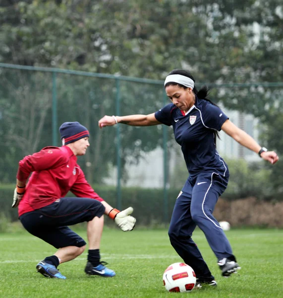 Ποδοσφαιριστές Της Ομάδας Εθνική Γυναικών Ποδοσφαίρου Των Ηπα Ασκούν Κατά — Φωτογραφία Αρχείου