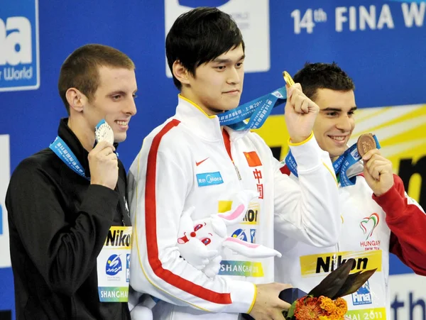 Sølvmedaljevinneren Ryan Cochrane Fra Canada Gullmedaljevinneren Sun Yang Fra Kina – stockfoto