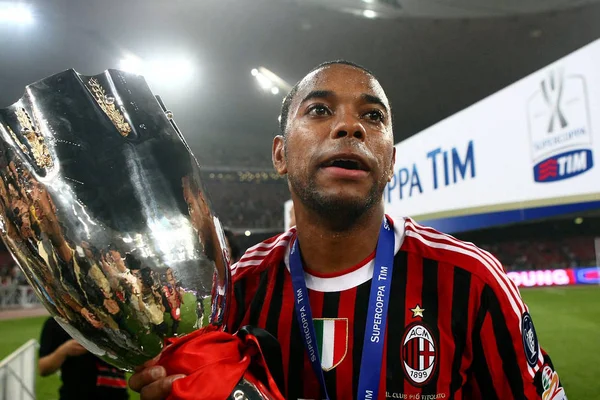 Robson Souza Known Robinho Milan Holds Trophy Milan Defeted Inter — Stock Photo, Image