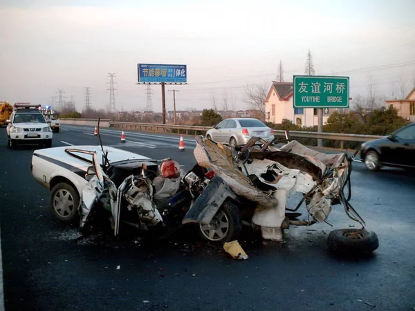 Vista Coche Policía Dañado Accidente Coche Carretera Entre Yangzhou Liyang — Foto de Stock