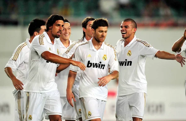 Los Jugadores Del Real Madrid Celebran Después Anotar Gol Contra — Foto de Stock