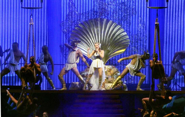 Cantante Australiana Kylie Minogue Actúa Concierto Afrodita Les Folies Tour — Foto de Stock