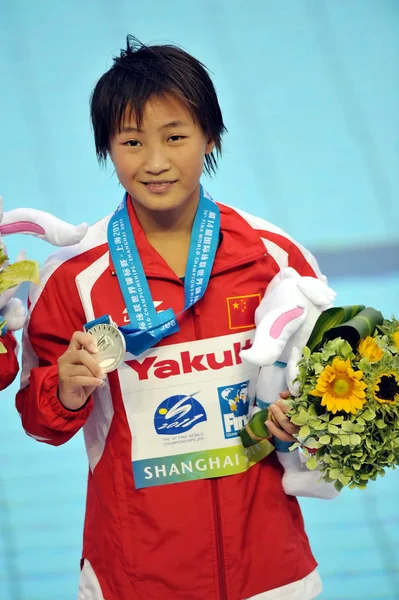 Medalhista Prata Chinas Yadan Posa Pódio Cerimônia Premiação Para Evento — Fotografia de Stock