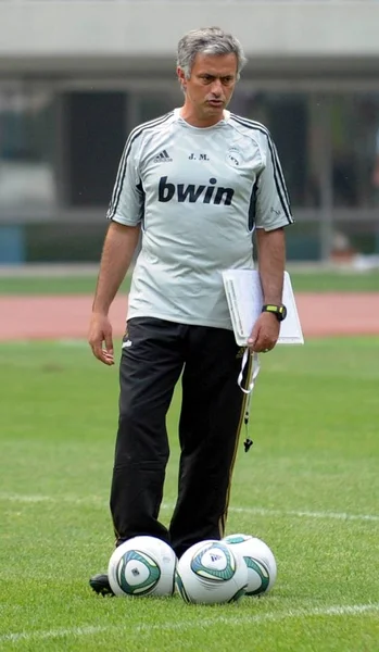 Jose Mourinho Real Madrid Ses Ett Träningspass Tianjin Olympic Sports — Stockfoto