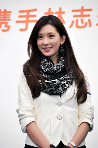 台湾のモデルで女優リン チーリンに出席 2011 上海でパンテーン シャンプーを促進する商業キャンペーン — ストック写真