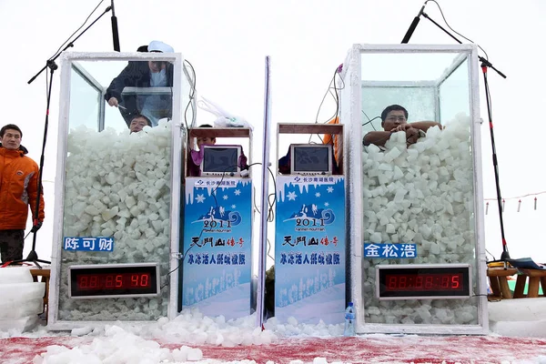 Çin Icemen Chen Kecai Sol Jin Songhao Zhangjiajie Şehirde Soğuk — Stok fotoğraf