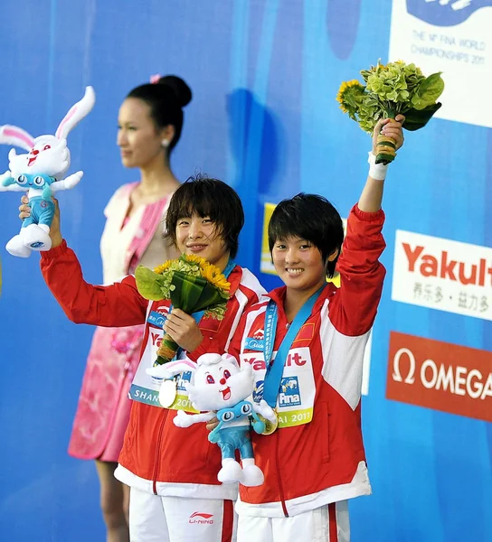 Les Médaillées Chen Ruolin Gauche Wang Hao Chine Célèbrent Sur — Photo