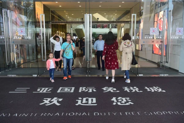 Clienti File Entrano Nel Centro Commerciale Haitang Bay Dfs Duty — Foto Stock