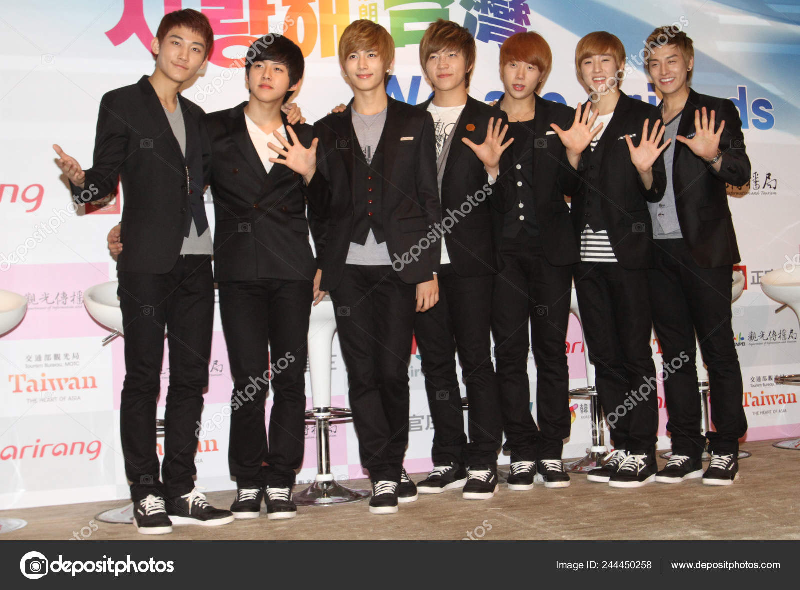 U Kiss Stock Photos Royalty Free Images Depositphotos