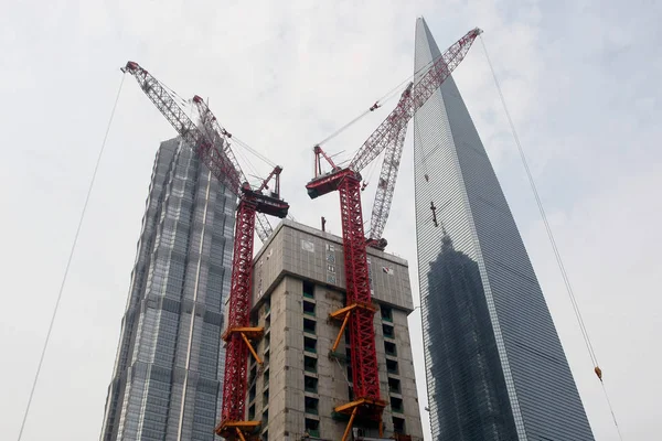 Shanghai Tower Front Jest Budowie Obok Jinmao Tower Lewej Stronie — Zdjęcie stockowe