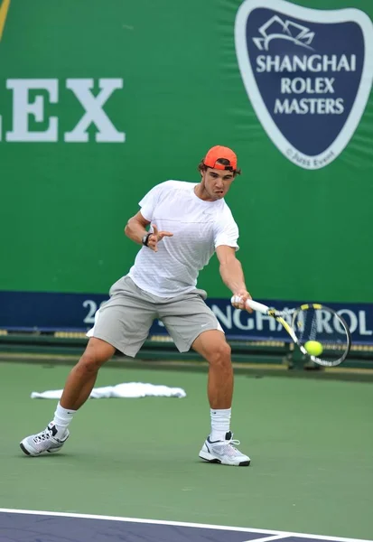 Hiszpański Tenisista Rafael Nadal Prowadzi Praktykę Sądzie Przygotowanie Shanghai Masters — Zdjęcie stockowe