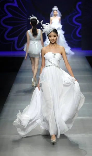 Famory Cup China Wedding Dress Design Contest Semana Moda Primavera — Foto de Stock