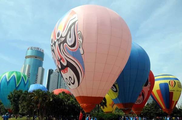 Globos Aire Caliente Muestran Parque Evergreen Antes Apertura Del Desafío — Foto de Stock