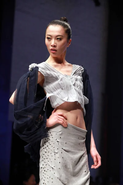 華孚カップ メランジ糸ファッション デザイン コンテスト中国 2012年春 夏のファッションウィークで北京 2011 — ストック写真