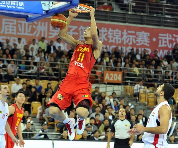 Porcelana Jianlian Red Dunks Przeciwko Syrii Podczas Drugiej Rundy Fiba — Zdjęcie stockowe