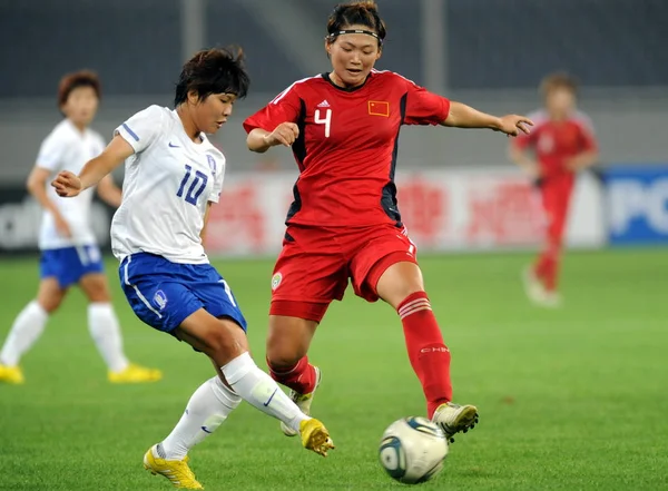 Chinas Danyang Bat Pour Ballon Lors Qualification Football Féminin Asiatique — Photo