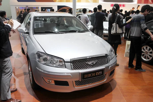 Visitors Look Riich Chery 8Th China Guangzhou International Automobile Exhibition — Stock Photo, Image