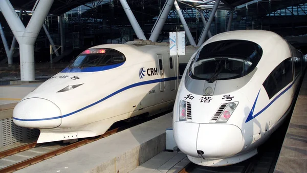 Crh China Railway High Speed Pociągi Zdjęciu Wuhan Railway Station — Zdjęcie stockowe