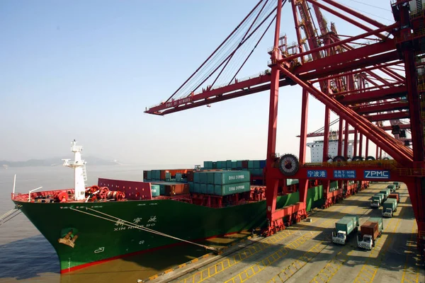 Container Ship Seen Container Terminal Ningbo Port Ningbo City East — Stock Photo, Image