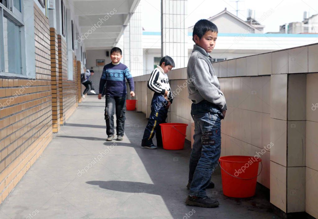 Chinese p-boys peeing temperature