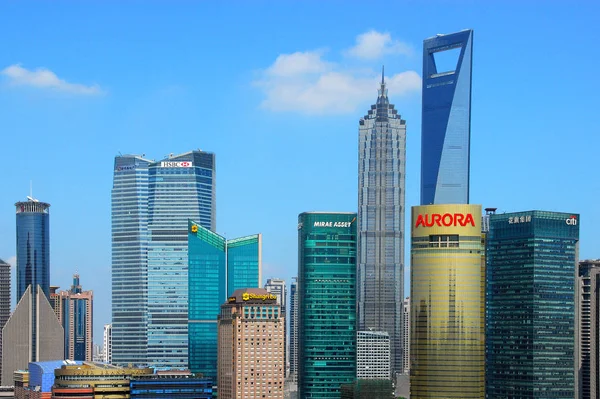 Фінансовий Центр Інші Хмарочоси Високий Піднімаються Офісних Будівель Районі Pudong — стокове фото