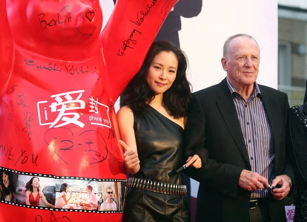 Prawej Niemiecki Scenarzysta Wolfgang Kohlhaase Chińska Aktorka Jiang Yiyan Podkreślają — Zdjęcie stockowe