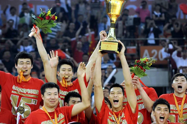 Jugadores Baloncesto China Celebran Durante Ceremonia Entrega Premios Después Derrotar — Foto de Stock