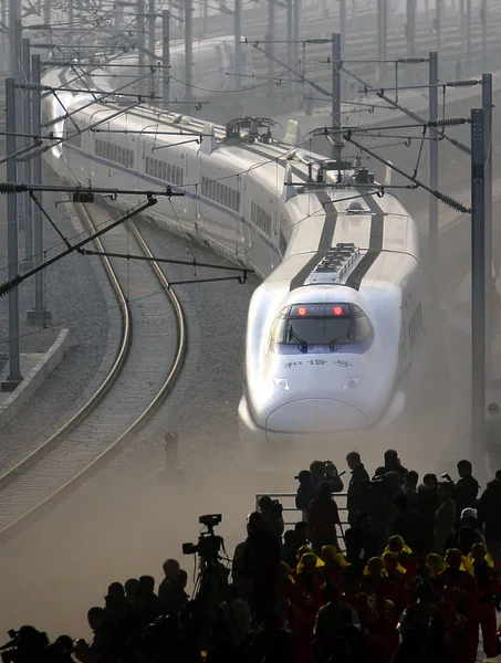 Tren Crh China Railway High Speed Sale Estación Ferroviaria Wuhan — Foto de Stock