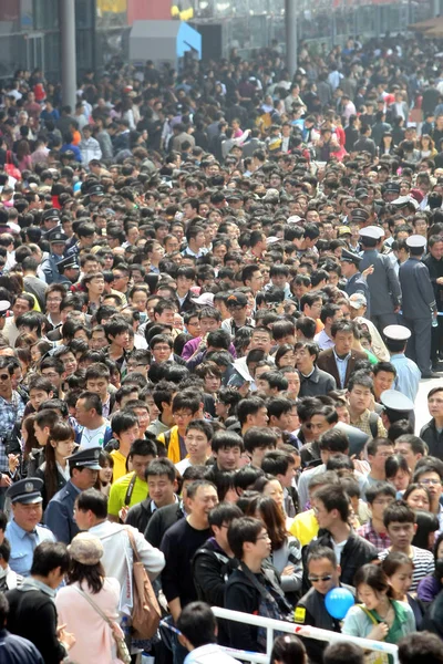 Толпы Посетителей Очереди Входа Зал Участия Шанхайской Международной Выставке Автомобильной — стоковое фото
