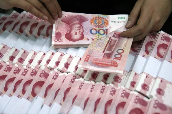 Funcionário Chinês Conta Notas Rmb Renminbi Yuan Banco Cidade Huaibei — Fotografia de Stock