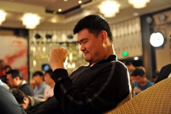 Voormalig Nba Ster Yao Ming Afgebeeld Tijdens Een Het Ondertekenen — Stockfoto