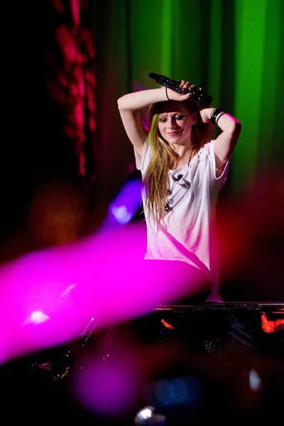 Kanadai Énekesnő Avril Lavigne Végez Koncertje Grand Shanghai Szakaszban Sanghaj — Stock Fotó